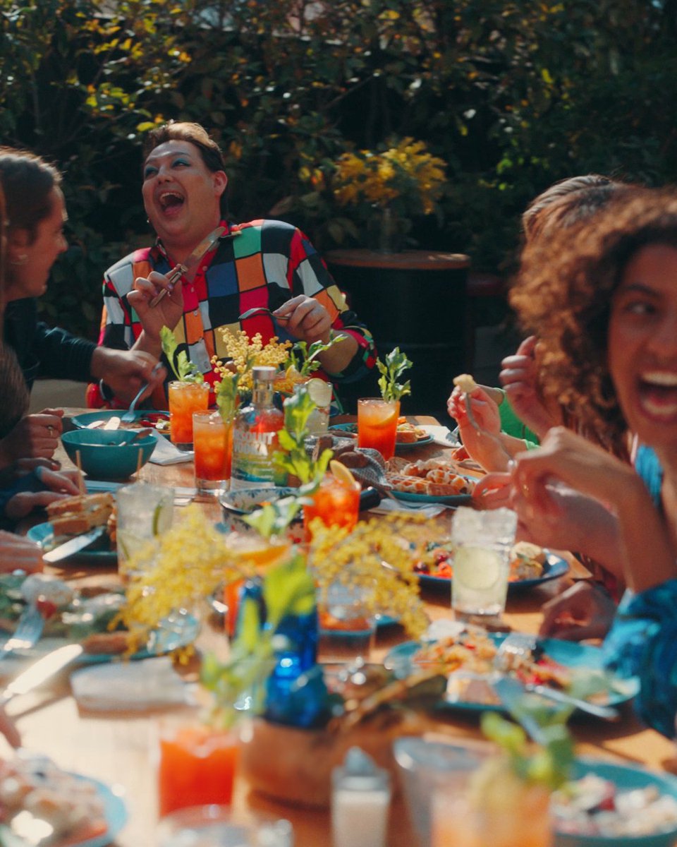 stirring up priceless moments. Share your fave moment with your fam #BornToMix #Absolut