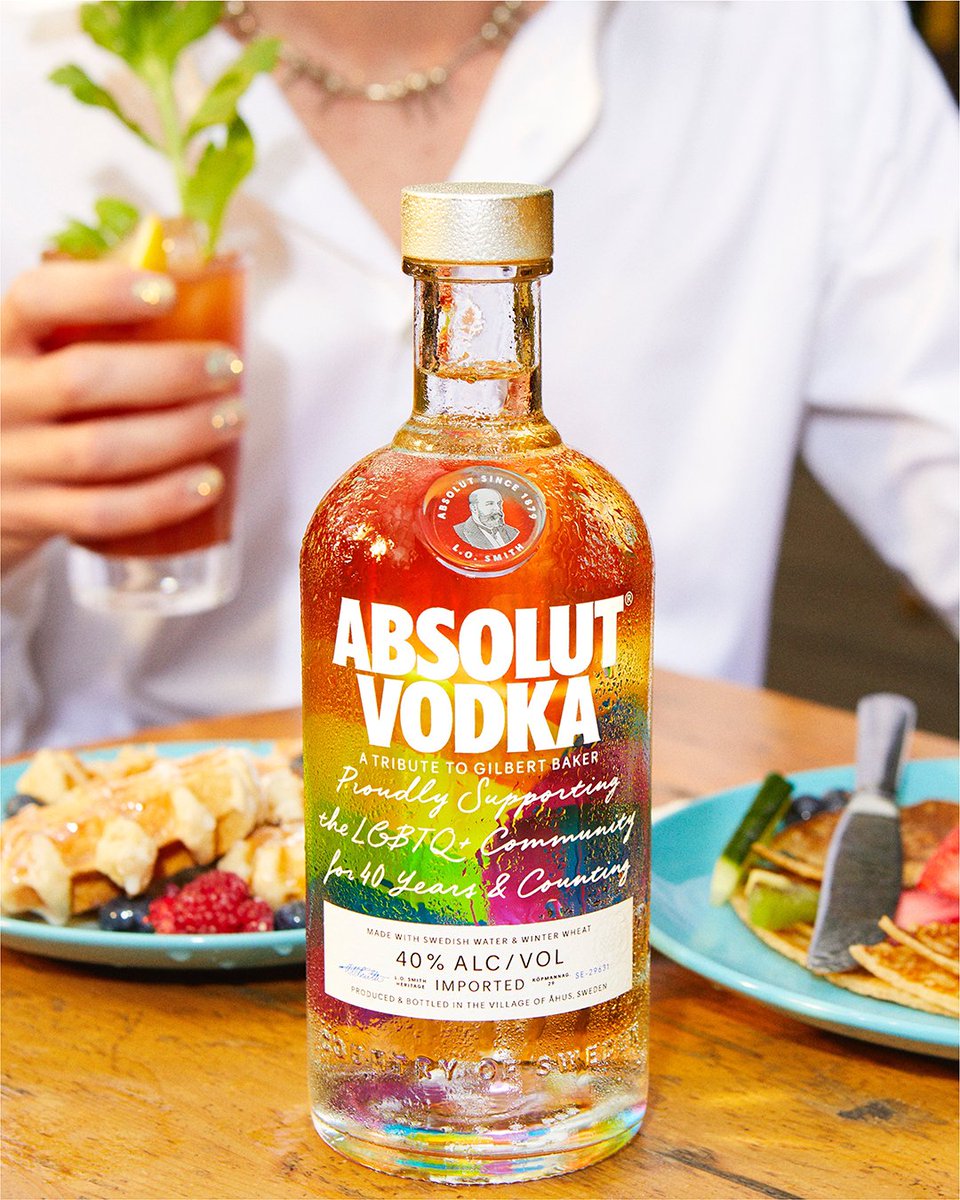 a world of colour in every sip 🌈  #BornToMix #Absolut