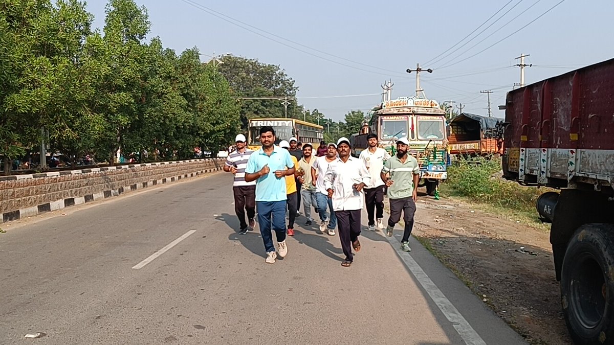 Fit India  Swachhata Freedom walking/running event conducted by FSD PEDDAPALLI OFFICER'S /OFFICIALS ,FCI Divisional Office Karimnagar,Telangana as part of Special Drive 4.0 on 31.10.23. #SwachhataHiSeva2023 #SwachhBharatAbhiyan #SwachhBharat <a href="/FCI_India/">Food Corporation of India</a>