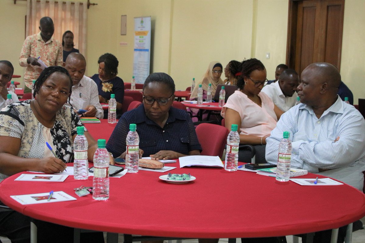 Edward_wafula_'s tweet photo. Today, the County government, led by the Governor, held a productive roundtable discussion with civil societies in Kilifi, working together to enhance service delivery.
#CSOsGovernorRoundtable003
#kecosce
#Amkeniwakenya https://t.co/TPn0wFAx8G