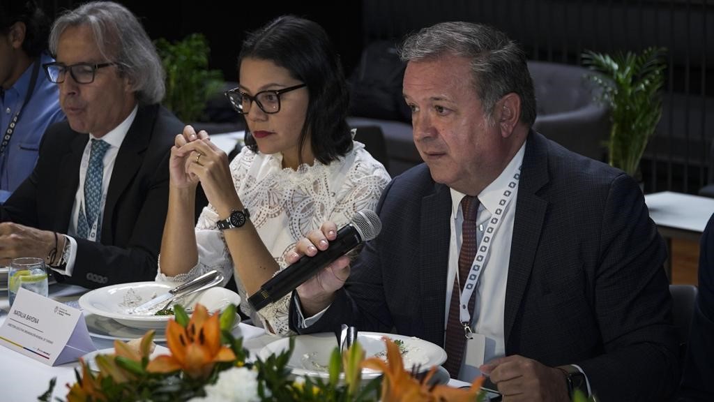 CeibEmpresarios's tweet photo. 🇨🇴El secretario permanente, Narciso Casado, participó en la #Macrorrueda Internacional 2023, organizada por @PROCOLOMBIACO.

💯Inauguraron el evento la presidenta @CarCaballeroV, Eduardo Ávila de @EmbajadaColEsp y @NataliaBayona de @UNWTO.

📌Leer nota👇
https://t.co/wJ1FV9z1jT https://t.co/G61Trp5rzK