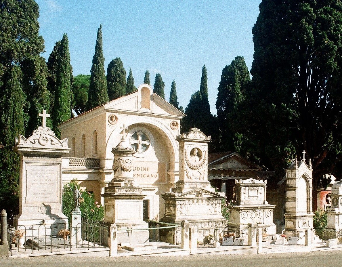 Roma's tweet image. Ricorrenza #Defunti, negli 11 cimiteri urbani e suburbani predisposto da AMA uno speciale piano di accoglienza. Rafforzati fino al 5/11 servizi e presidi di personale per assistere le migliaia di romani che si recano a fare visita ai propri cari.

Info👉tinyurl.com/ricorrenza-def…