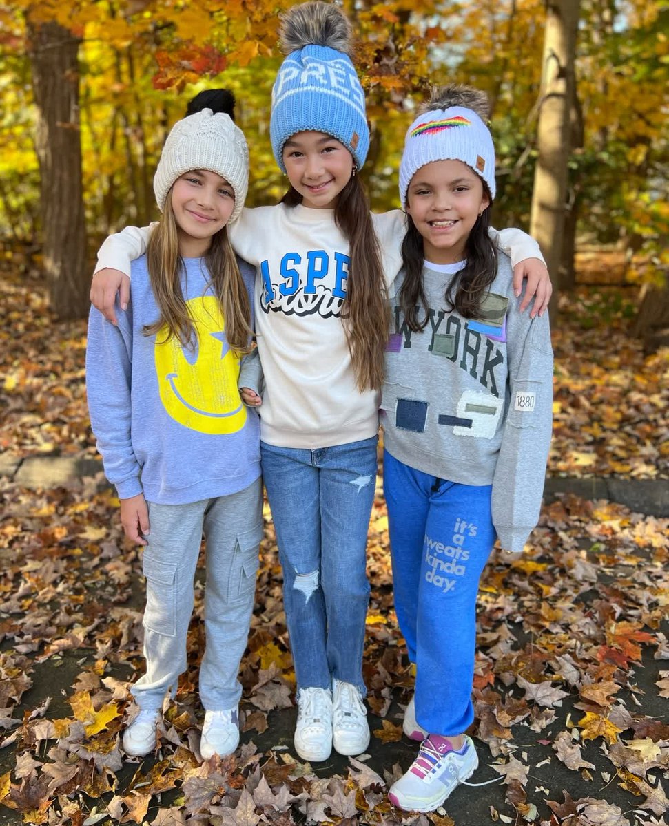 Keepin' it cozy with the crew! This tween squad rocks comfy casual sweatshirts and cozy hats! Perfect for fun hangouts and chilly days. 😊
.
.
.
#TweenStyle #vintagehavanakids #lovejunkie 
#wiltonct #westonct #westportct #ridgefieldct #norwalkct #newcanaanct