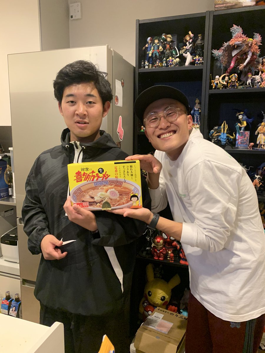 FinFinTakahashi's tweet photo. 昨日の夜は後藤さんの家で喜多方ラーメンパーティーを開催しました🍜
僕がう〜麺ですか？って聞いた瞬間だけとんでもない空気になりましたが、それ以外は最高の時間でした🍜

#喜多方ラーメン大使 https://t.co/hACqpEcTmo