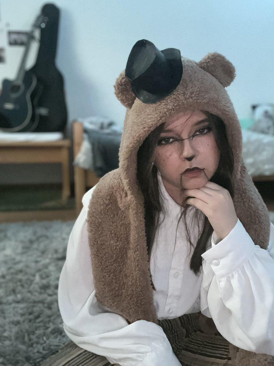 Tefy__Li's tweet photo. Halloween! 🐻#FNAF #FNAFMovie #costum https://t.co/YC0oNk5uym