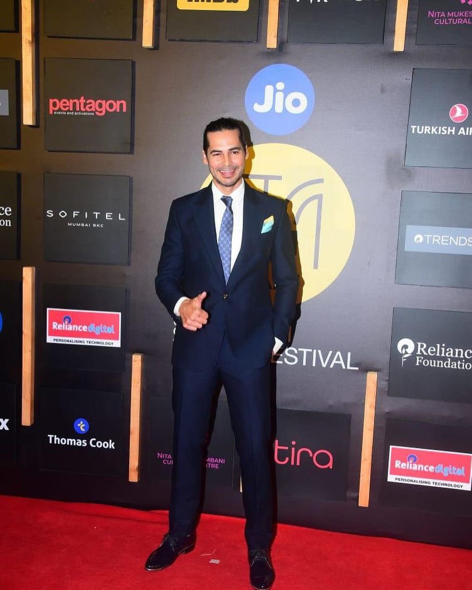 Communiqué Film PR tweet media