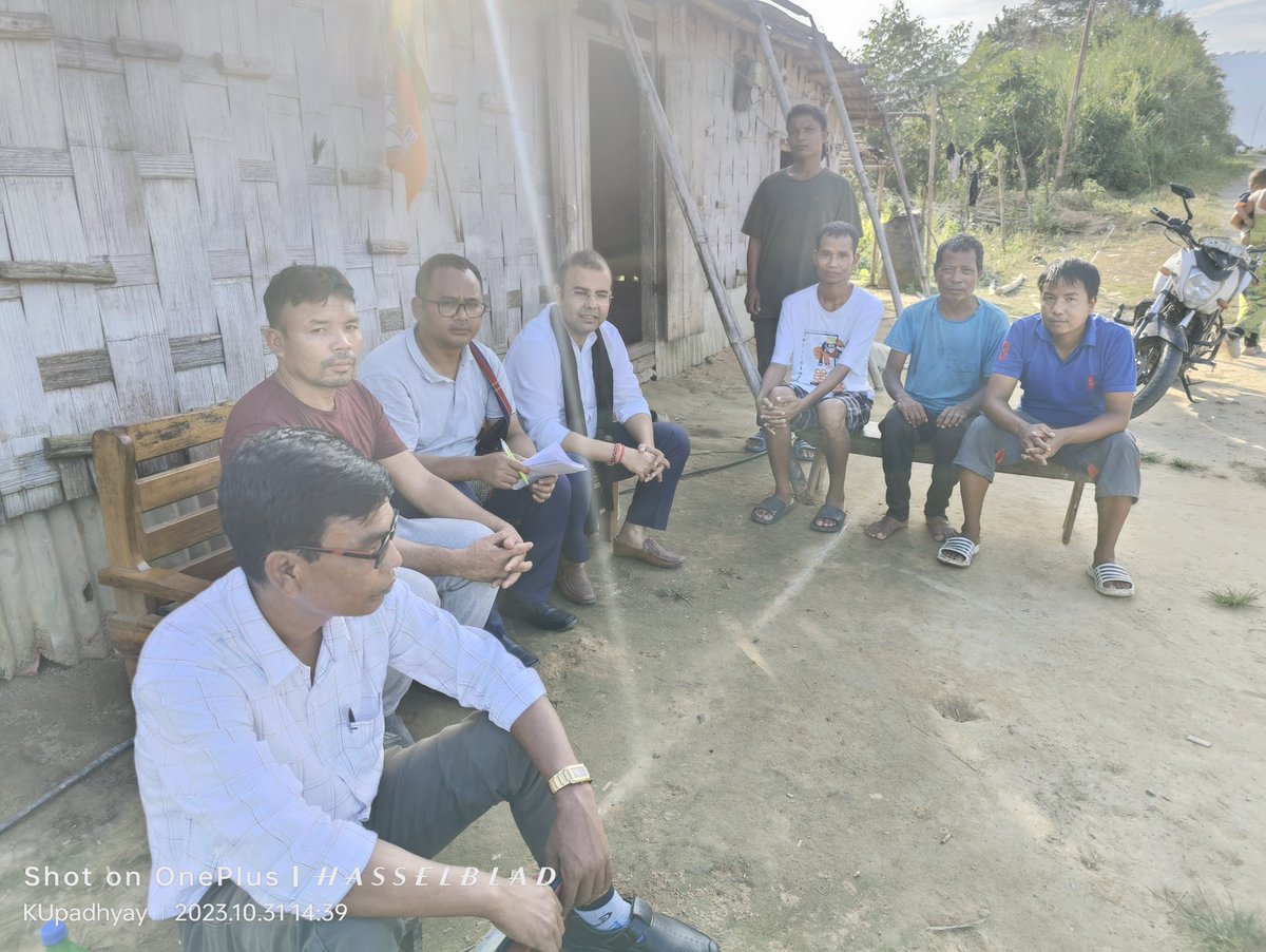 KishoreBJP's tweet photo. New Eden village, the last village on the #Mizoram - Tripura border, met Heroda, @bjpmizoram Booth President and booth committee, discussed the issues regarding election. It is difficult to understand the condition of the #Bru & #Reang community, who were forced to live as refugees at their own homes during the Congress rule in 1997. Now it is Under the leadership of Hon'ble Prime Minister @narendramodi. the rehabilitation the Reang-Bru refugees has already begun.
#MizoramElection2023