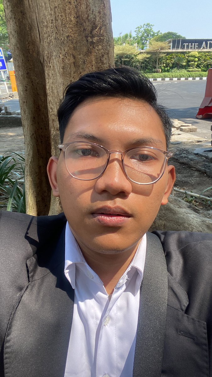 thomasalfa03's tweet photo. edisi ketolak sb, baru juga interview udah disuruh nyelesaiin intern aowkkw https://t.co/w11GGADR8C