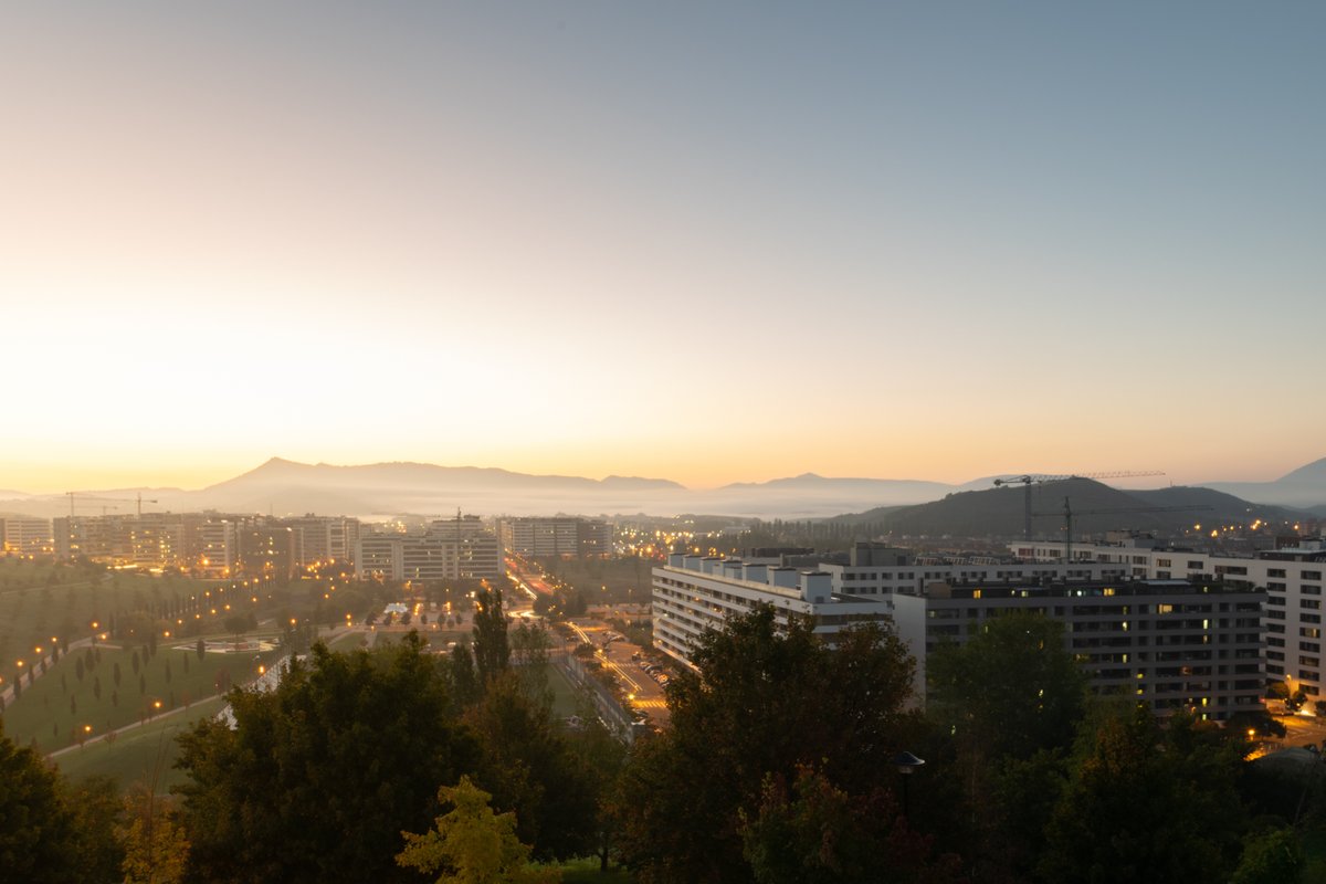 Inmo_DDC's tweet image. ¡Escoger sólo 4 fotos de esta casa es imposible! 

¿Qué os enseñamos? ¿Sus #terrazas, sus preciosas vistas, sus acogedores #dormitorios, sus enormes salones o la #cocina de ensueño?

¡Te dejamos el link con toda la galería y la info para que elijas tú! 🥰

idealista.com/pro/ddd-gestio…