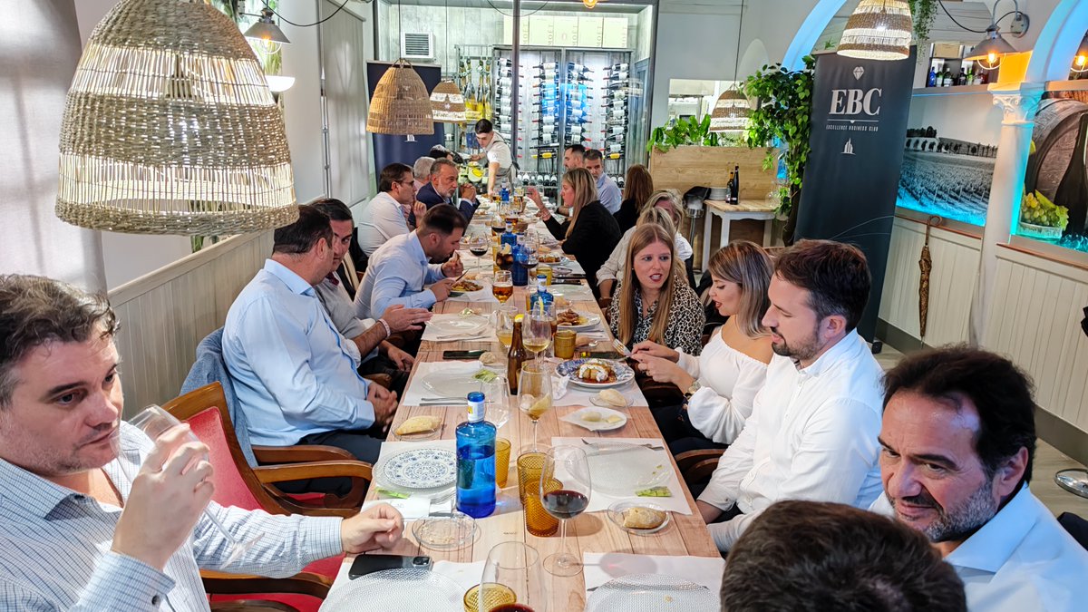 Compartimos más momentos de nuestro #EBCONTOUR de la semana pasada en Cafés Mocaibo y Destileria La Flor de Utrera 🥃.

#SomosEBC #clubdenegocios