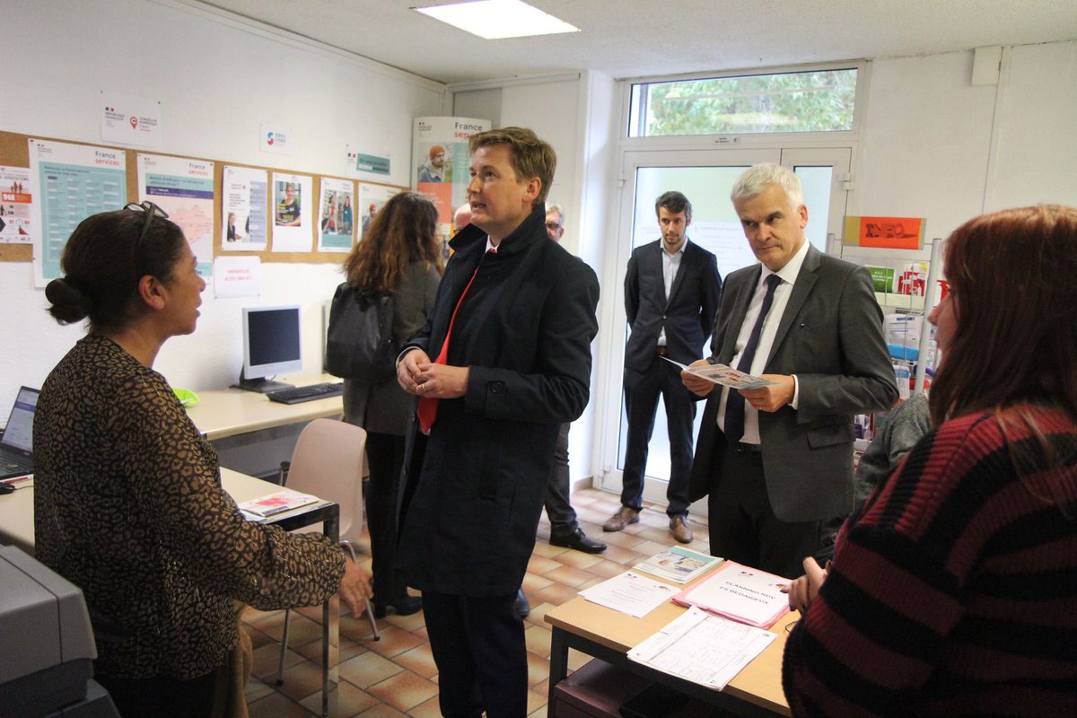 Visite de la commune de Bedarieux en compagnie de son maire Francis Barsse et du président de la Communauté de  Communes du Grand Orb  M. Pierre Mathieu. 

Visite des entreprises Paul Boyé, Rec France, de la France services et échanges avec le Conseil municipal sur les projets