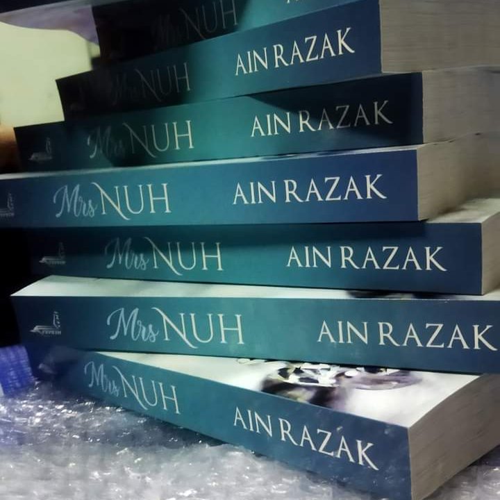 Stok novel genre #romantika, #MrsNuh tinggal sikit. Hubungi penulis #AinRazak di wasap.my/60174243058/sa… untuk dapatkan naskhah anda.