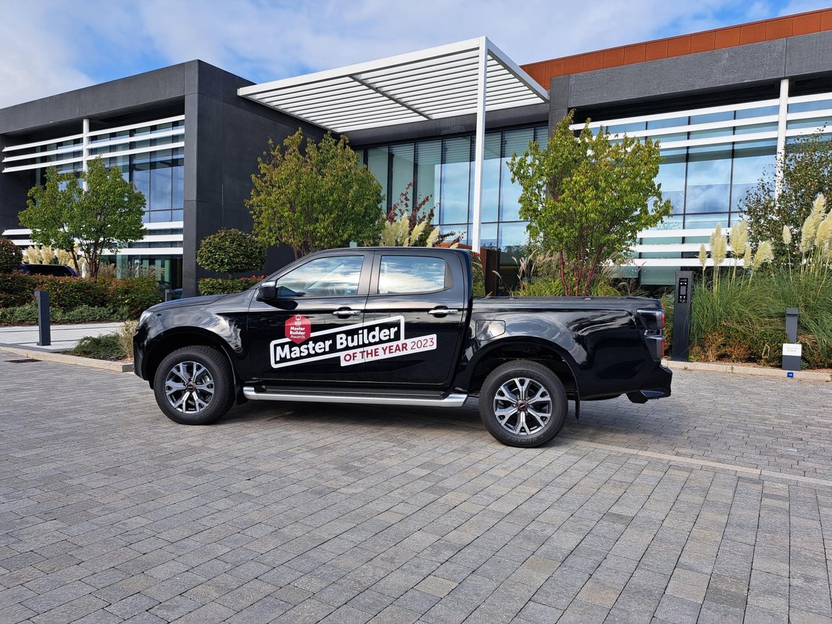 IsuzuUKPR's tweet photo. Press release: Master Builder of the Year picks up new Isuzu D-Max 👷
https://t.co/SP9aEbDStj
#Isuzu #DMax #DrivenToDo #FMB #MasterBuilder #FMB23 #FMBPress #VantageCo #JewelleryQuarter #JQ #Birmingham https://t.co/j4moBGWICs