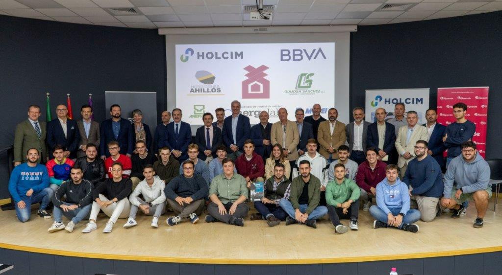 El Representante del CICCP en #Jaen apuesta por cambiar la forma de diseñar las estructuras para lograr una vida útil más larga y más sostenible
I Jornada Técnica del Hormigón, nuevo Código Estructural, descarbonización del sector y huella de carbono
caminosandalucia.es/el-representan…
