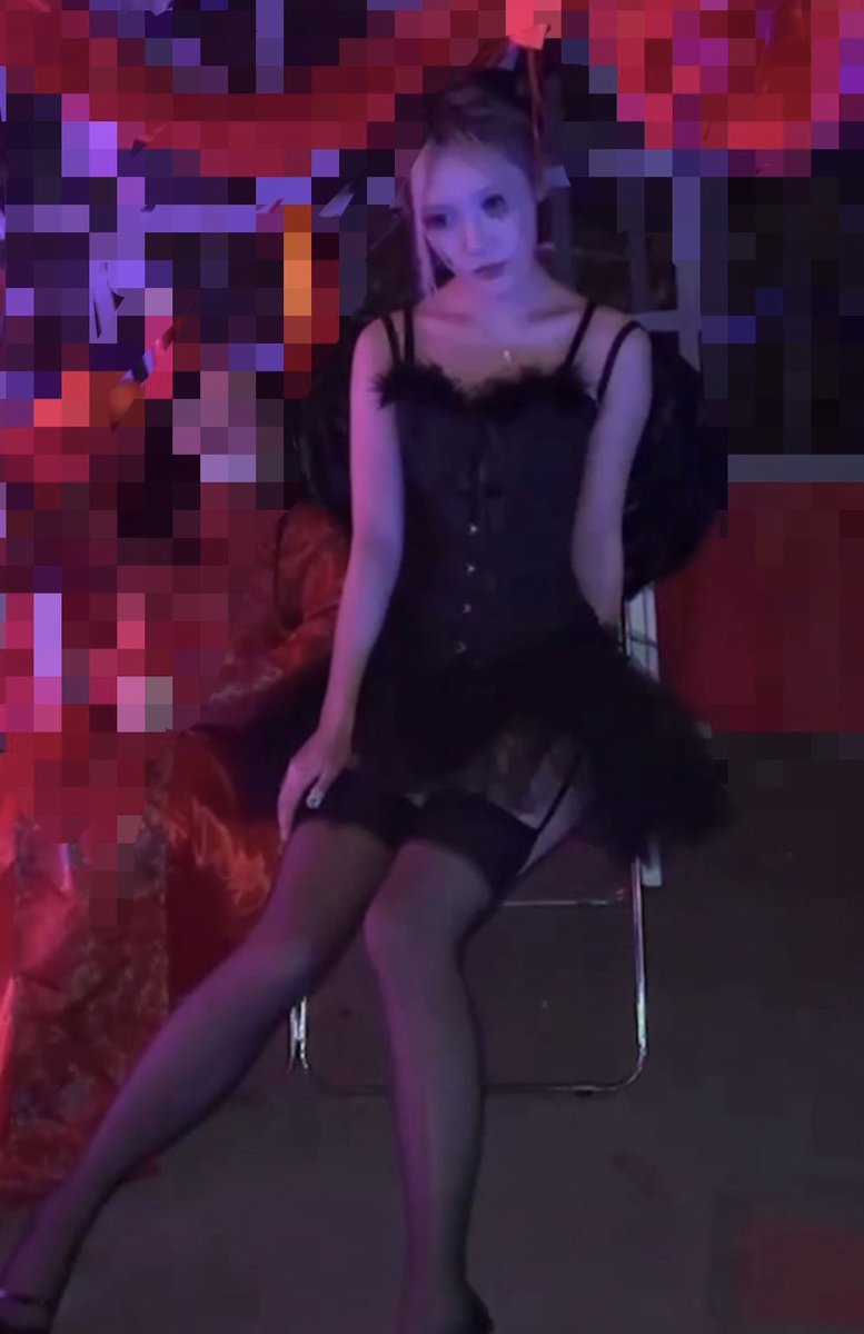 amms117's tweet photo. halloween🎃 https://t.co/uvbGVrkuXE
