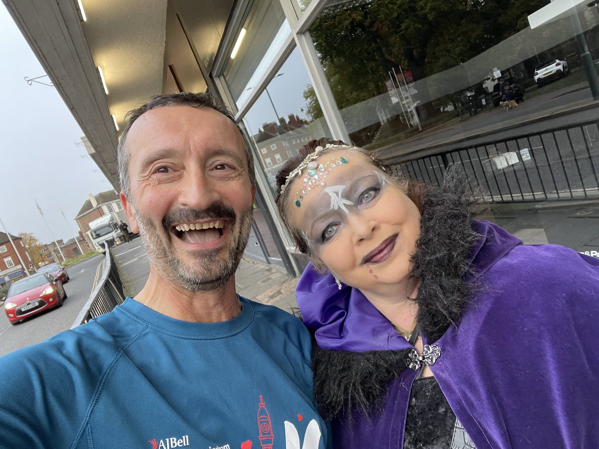 poetwithpace's tweet photo. From this mornings #jiggyjog
Show me your random selfie with a strangerβ¦
#selfiewithastranger https://t.co/SFSYxXtwBG