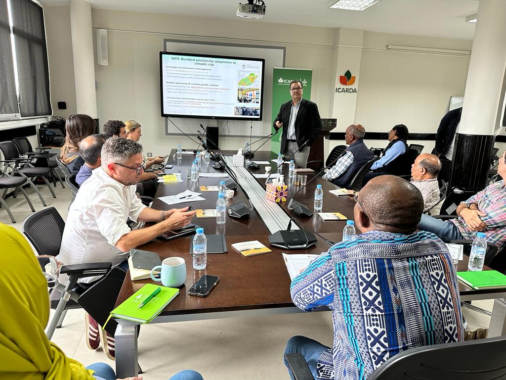 CGIARbreeding's tweet photo. 🏢Exciting visit to @ICARDA with #AcceleratedBreedingInitiative &amp; @BiovIntCIAT_eng after #APBAConf2023!

✅Exploration of ICARDA Morocco Genebank, a treasure of genetic material for vital crops
✅Discussions around future #GeneticInnovations for #CWANA region's #FoodSecurity https://t.co/gJ4PO1Vqf4