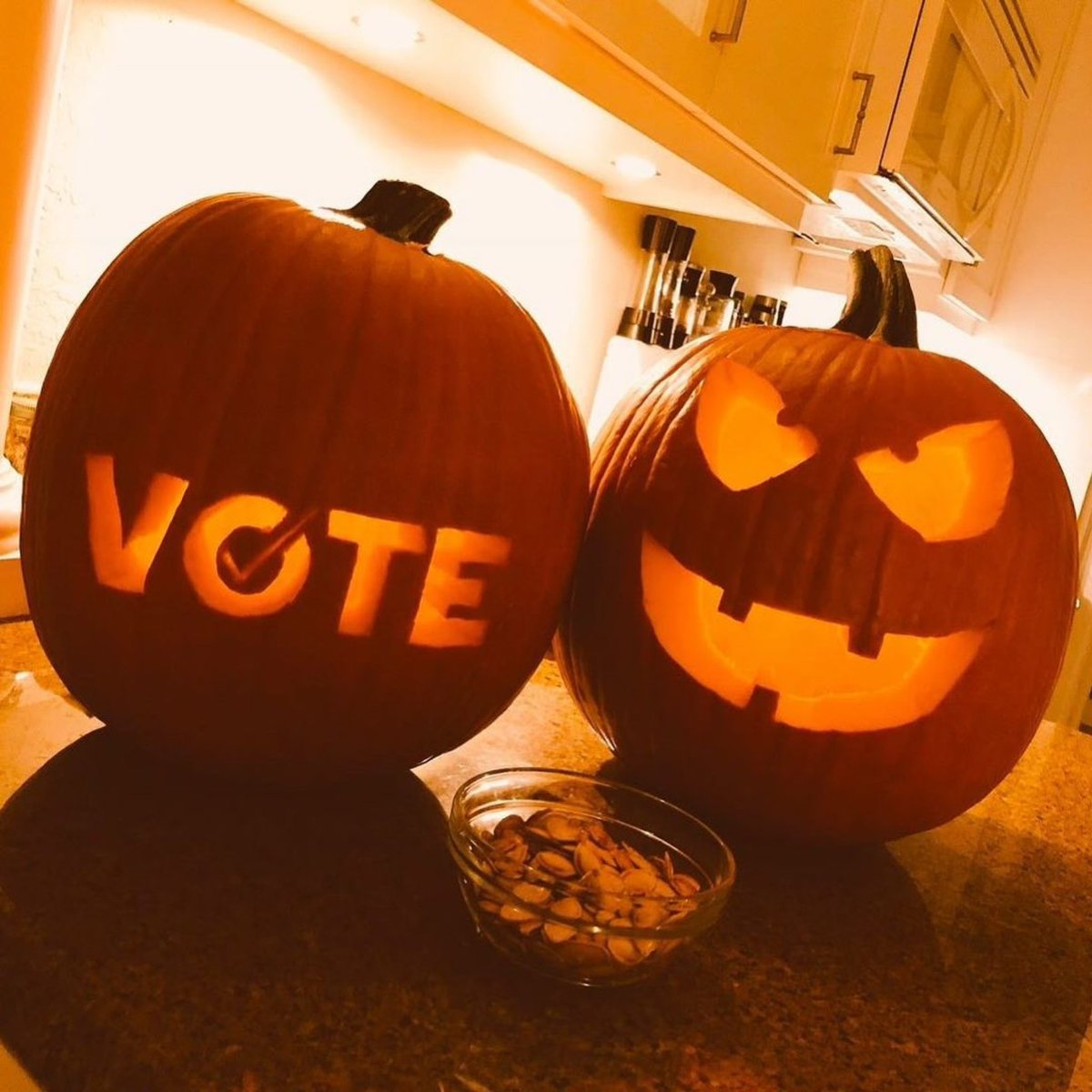 ms_bea_kind's tweet photo. 🎃 ELECTION DAY IS TUESDAY • NOVEMBER 7! 

7 days • Questions? Visit https://t.co/Sid7564RGz

V🎃TE #GOTV #VoteVoteVote https://t.co/fQBJiMtISS