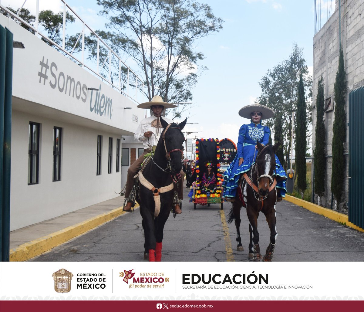 UIEMOficial's tweet image. En un ambiente festivo lleno de algarabía, se llevó a cabo el tradicional Fandango: &quot;El baile de las Calaveras&quot;, 
¡Una vez Intercultural, Siempre Intercultural! 📷📷📷
#SomosUIEM 📷📷
#OrgulloUIEM 📷📷