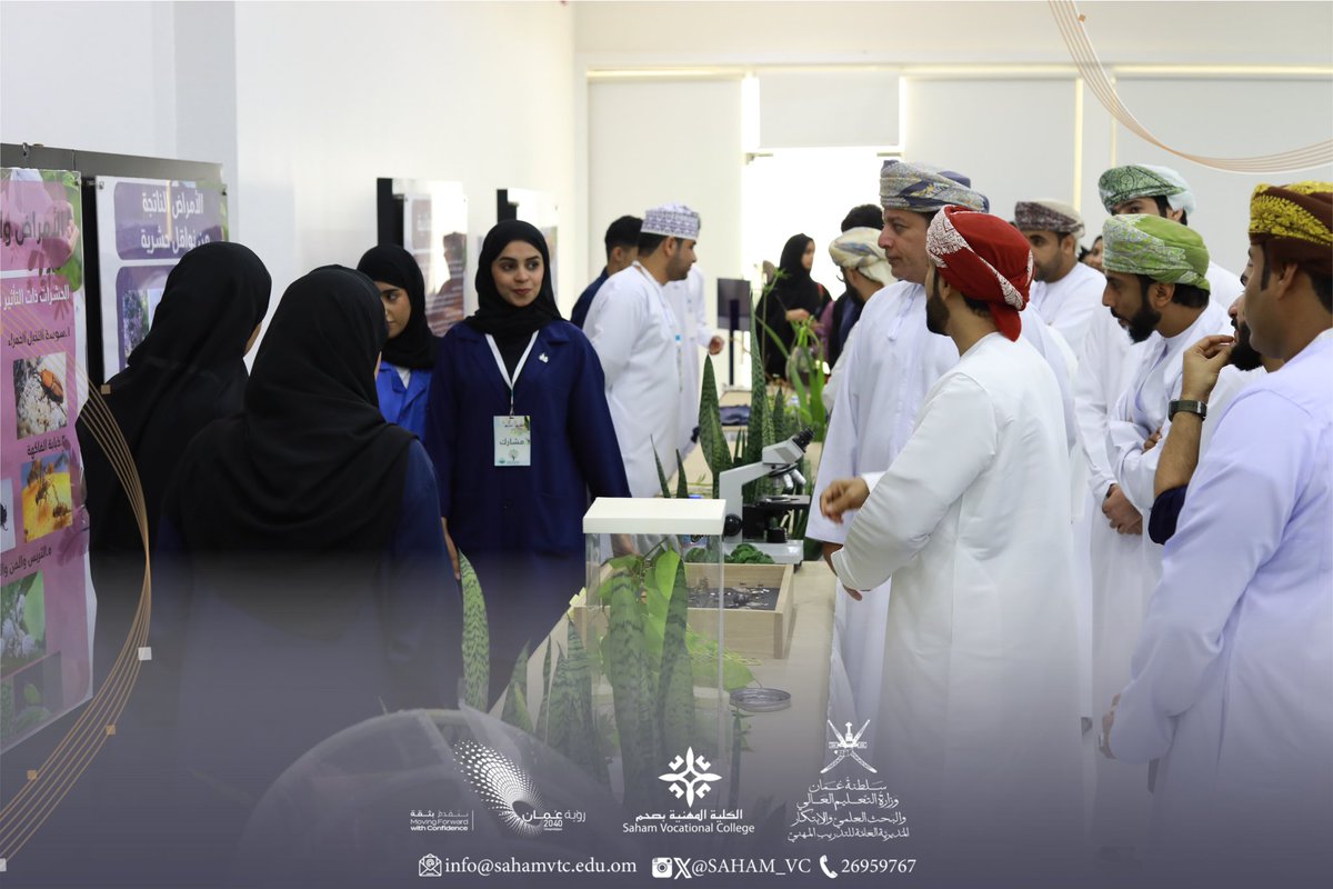 saham_VC's tweet photo. تحت رعاية الأستاذ/خالد بن خلفان المعمري مدير الكلية نظّم مدربي وطلبة قسم تقنيات الزراعة بالكلية صباح اليوم فعالية مميزة بيوم الشجرة العماني، حيث أُقيم معرضاً بهذه المناسبة ضم ٦ أركان تنوعت بين ركن نباتات الزينة والحدائق وركن نحل العسل وركن الأمراض والآفات وركن النباتات العمانية. https://t.co/aBqXKnUMET