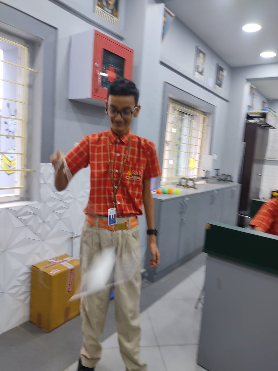 SAI_Edu_In's tweet photo. Students of Classes VI-VIII engaged in a hands-on activity to demonstrate their understanding about centripetal force.

#Spectrumclub #Clubactivity #Inquirydrivenlearning
#EngagedLearners #Funlearning #Happyclassroom
#21stCenturyLearning https://t.co/QkiiW6Ka6B
