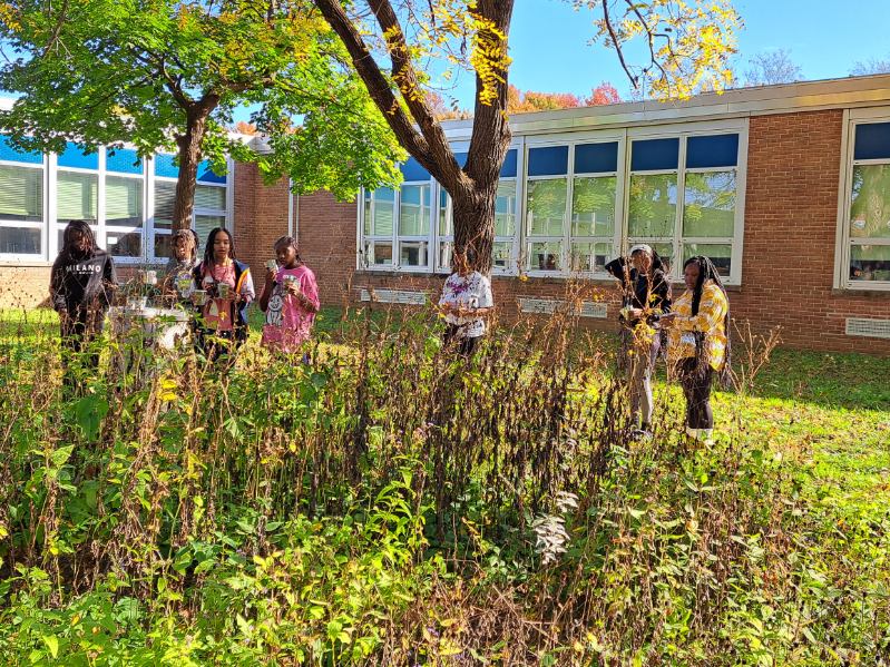 AWashington_RP's tweet photo. Great partnerships are Developing at Deep Creek with our Greenschool and Girl Empowerment Leadership group #180DayOfJoy 
@DeepCreekMSOne @BCPS_OSC  @BCPS_OSC https://t.co/X6xmlRnsRd