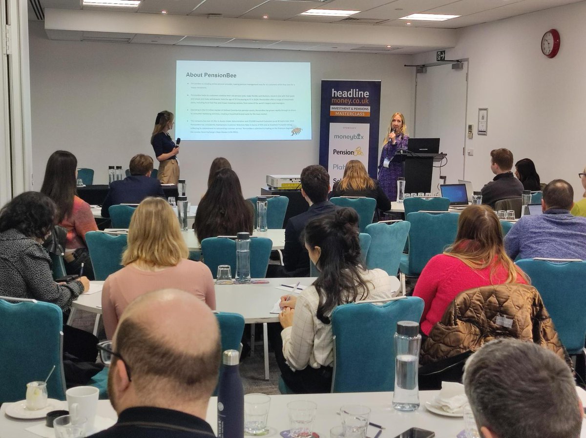Headlinemoney_'s tweet photo. . @PensionBee’s @rebeccaoco & Clare Reilly discuss the DC pension market with financial journalists at #HMMasterclass https://t.co/KJ2Ch0D8Td