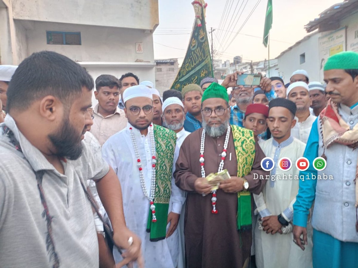 dargahtaqibaba's tweet photo. Juloose Parchame Quadriya
Urs Dargah Taqi Baba Rh Narayanpet

@syedmustafa__
#urstaqibaba
#ursnarayanpet
#dargahtaqibaba https://t.co/9xTSVdrH7K