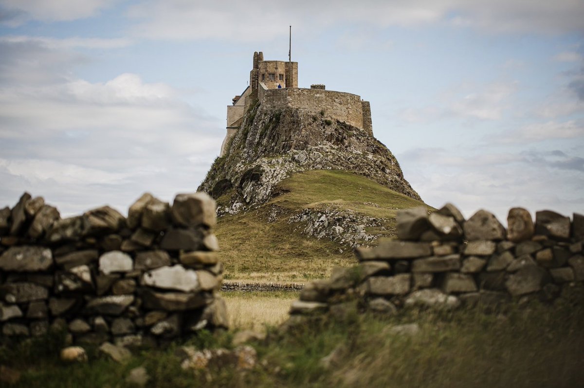 ExploreNE's tweet photo. Discover the unique 16th century Lindisfarne Castle, an island gem fusing medieval fortification with Edwardian elegance. Read and discover more on our website! >>> https://t.co/qXUO0NHnZJ https://t.co/3svK0B5uoG
