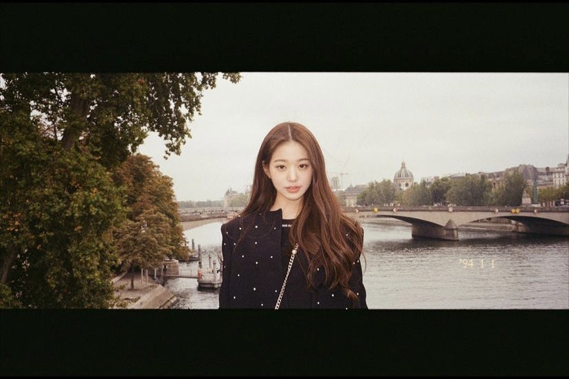 foreverin10ve's tweet photo. 내가 사랑하는 파리 필름카메라 원영이..♡ https://t.co/Jfnj83dRaO