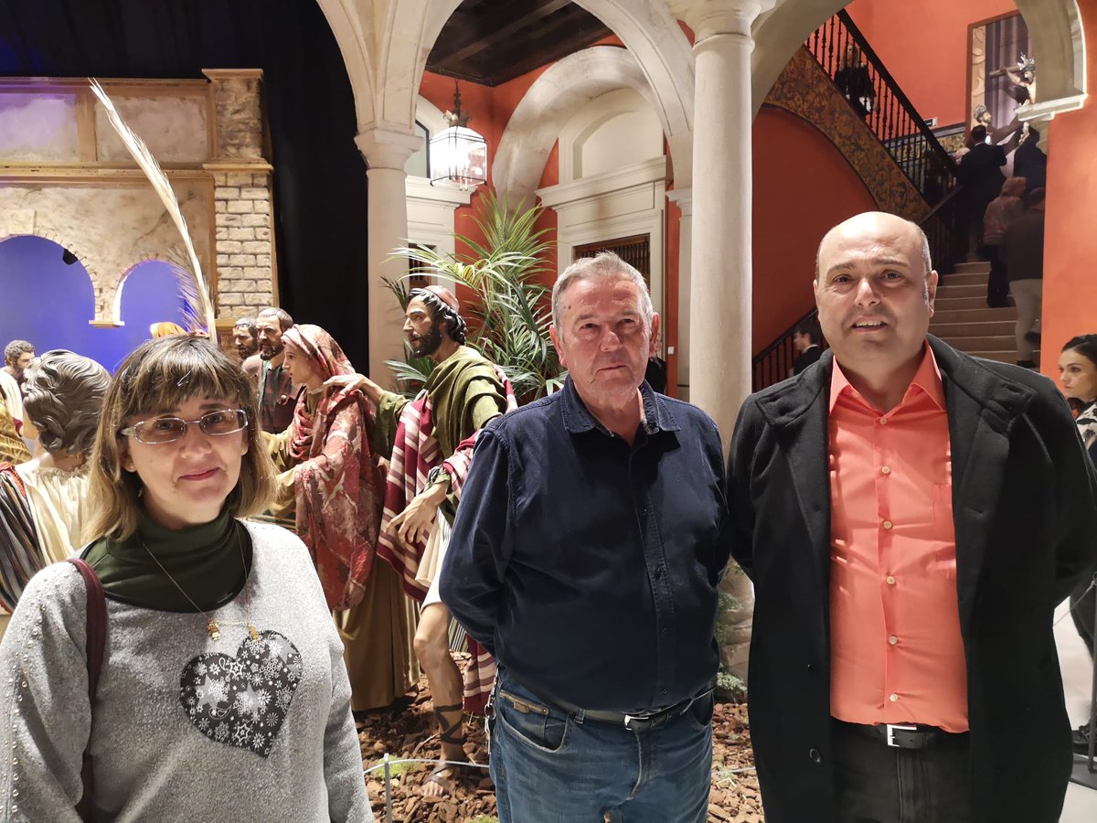 En la tarde de ayer se inauguró franciscu 800 años de belenismo, en la Fundación Cajasol, donde nuestro Cirineo está como imagen de pastor.