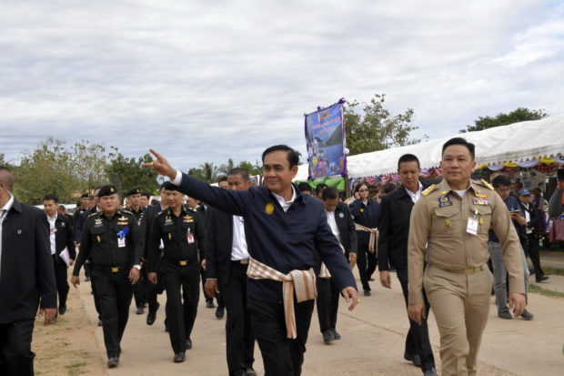 vnomenon's tweet photo. 4 ปี พลเอกประยุทธ์ ใช้เงินไป 4 แสนล้านบาท 
คุณทราบไหมว่าเงินนั้นอยู่ไหน 

อยู่ที่ เกษตรกร ไปแล้วกว่า 3 แสนล้านบาท
ทั้งเรื่องภัยแล้ง พายุตาลัส พายุซินกา พายุซูรี
ในงบก้อนนี้ ยังสามารถเพิ่มเบี้ยคนพิการ อุดหนุนเด็กแรกเกิดได้ด้วย https://t.co/hhil6WUPxm