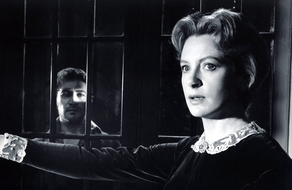 PeterWyngarde1's tweet photo. Film recommendations for #Halloween night: #TheInnocents and #NightoftheEagle (A.K.A. #BurnWitchBurn).  

#PeterWyngarde #GothicHorror #ClassicBritishFilms #DeborahKerr #JackClayton #JanetBlair #PeterQuint #TurnoftheScrew #JackClayton https://t.co/PsoOX0lfCw