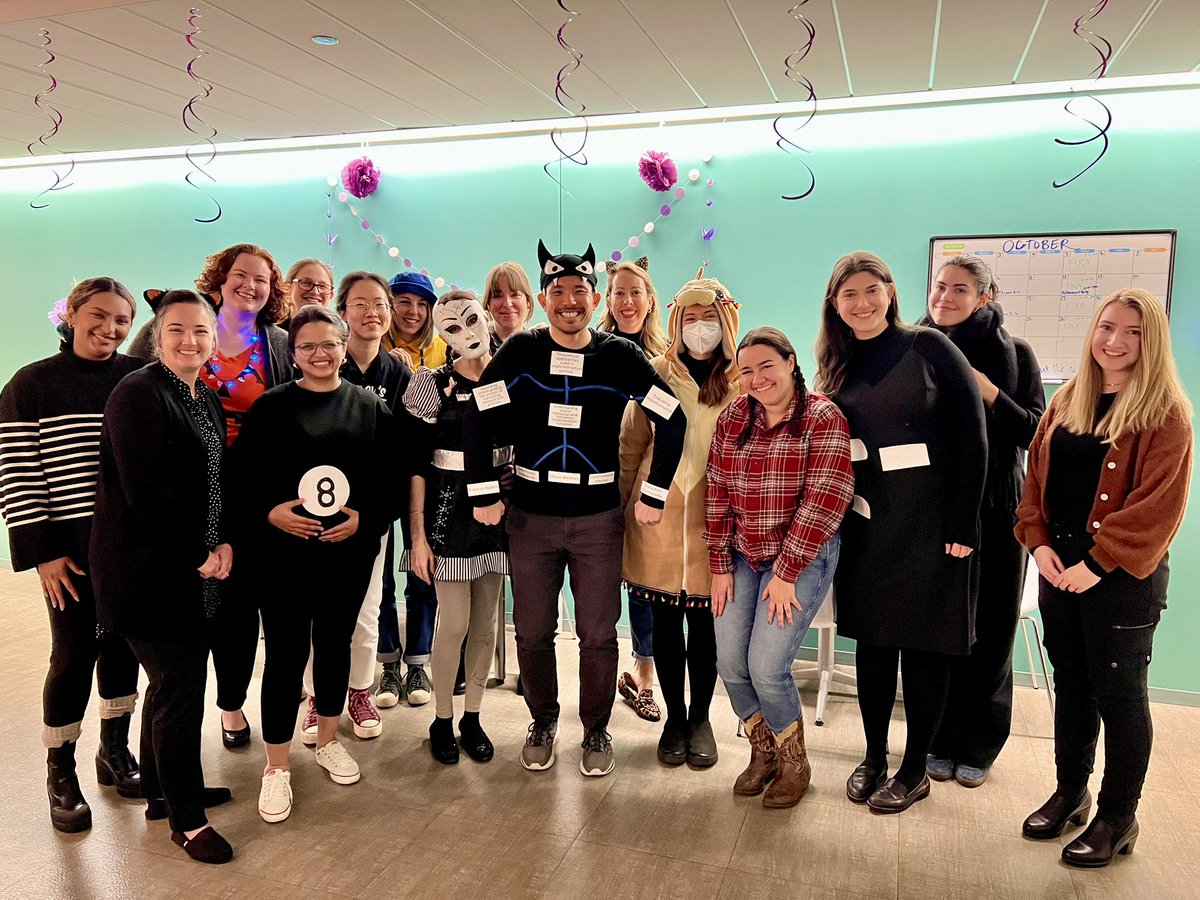 AmeliaVanPelt's tweet image. Happy Halloween from @nu_ipham #CDIS! Going to work is fun when you have a crew like this!