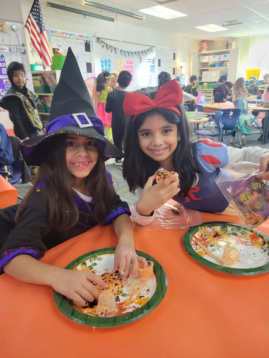 Happy Halloween! 🎃👻 #NoviPride #NWLeads