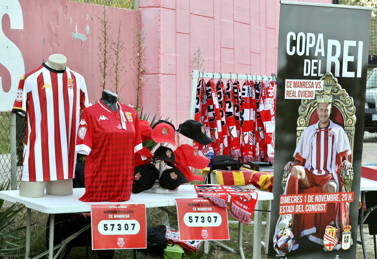 CdEManresa's tweet photo. 🛍️ 🅱🅾🆃🅸🅶🅰 🅴🆂🅿🅴🅲🅸🅰🅻
🏟️ Per a la Copa, trobaràs tots els nostres productes‼️
🔴⚪️ Bufandes, samarretes, gorres…
🍀 I 𝒍𝒐𝒕𝒆𝒓𝒊𝒂 5️⃣7️⃣3️⃣0️⃣7️⃣
#CEMStore https://t.co/7yLZyBqTTs