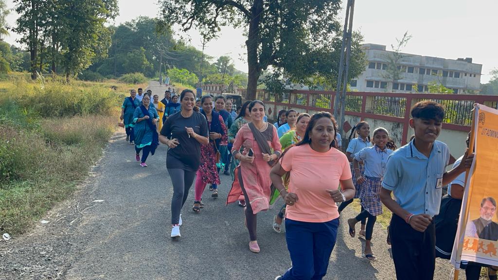 EduMinOfIndia's tweet image. #NationalUnityDay: To commemorate the memory and acknowledge the Invaluable contribution of Sardar Vallabhbhai Patel to nation building, an astounding  3,59,84,892 students from 5,72,874 schools displayed patriotic zeal during the #UnityRun. This day vividly illustrated our…