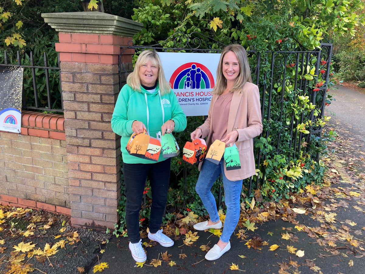 Happy Halloween🎃We paid a lovely trip over to @FrancisHouseCH this afternoon to spread some Halloween magic for their current residents and families #Halloween2023 #halloweengoodies #spooky #Manchester  #localcharity #electricalcontractors #support
