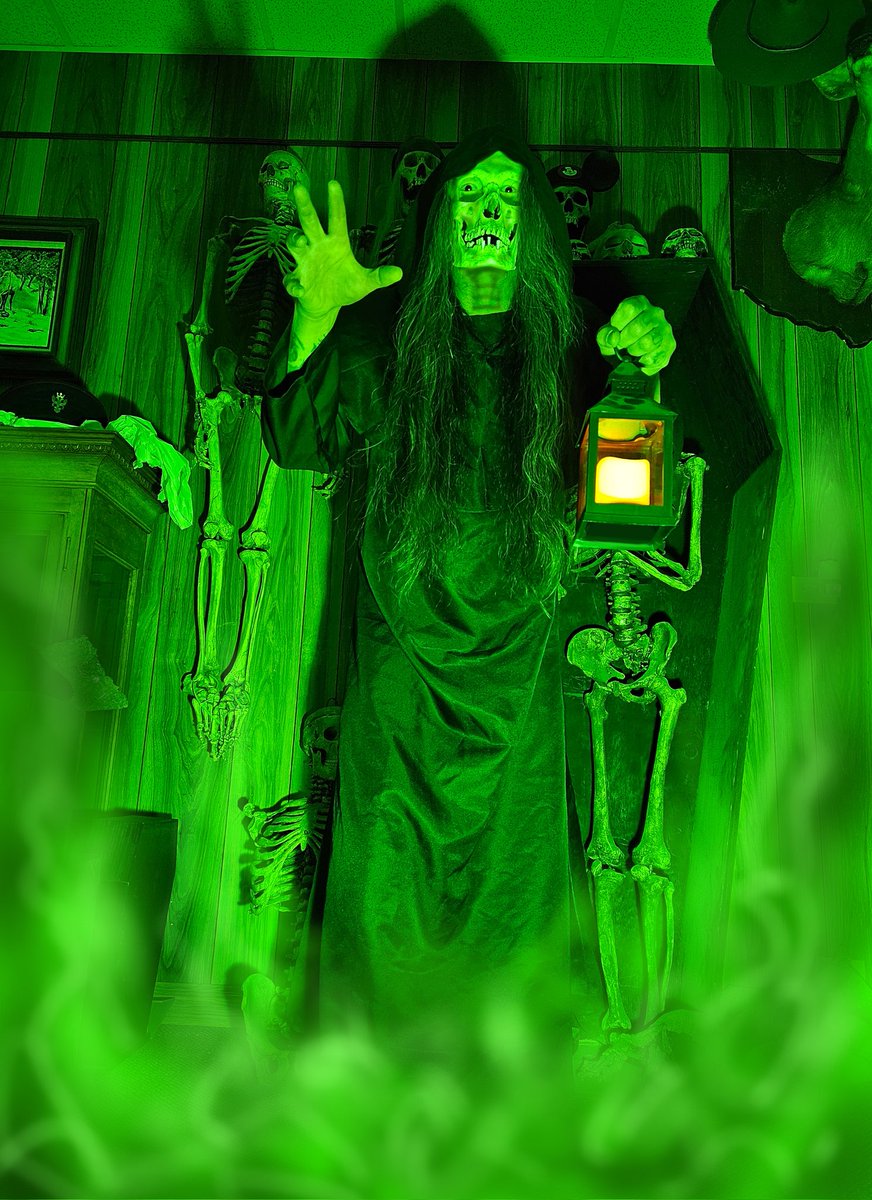 SkullShoppe's tweet photo. Happy Halloween! https://t.co/3xkUPqqOHj