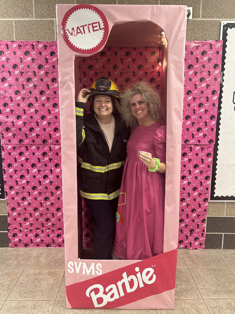 SVEagleVB's tweet image. Coaches who play together, stay together!  Happy Halloween from your 8th grade volleyball coaches!  #hibarbie @SVMSEagles