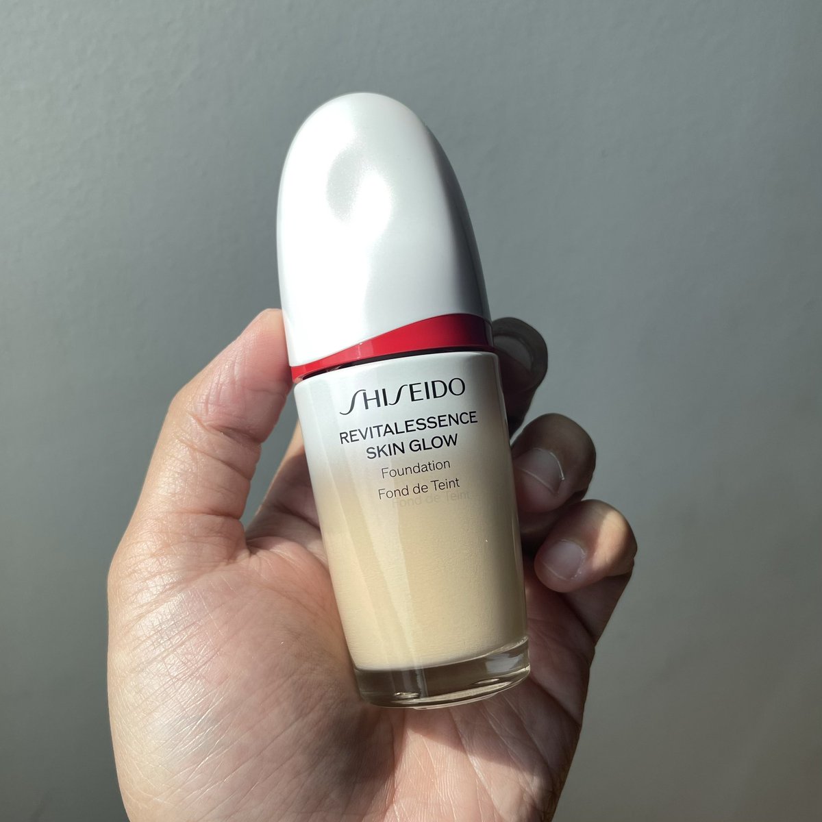 jjdoesitwork's tweet photo. รองพื้น Shiseido ตัวใหม่คือเว่อมากกกกก โคตรของความสกิน เกลี่ยแล้วแนบเป็นผิวที่ 2 ไปเลยอะ เหมือนเอาผิวตัวเองที่ฉ่ำน้ำมาให้ทา ได้ฟินิชผิวรื้นน้ำ หน้าดูฉ่ำๆ แต่ไม่เยิ้ม ผิวมันก็รอด นี่ยกให้เป็น one of the best skin like foundation อีกตัวนึงเลย มาออกเอาปลายปี สุดยอดดด https://t.co/YUqZUu4tlg
