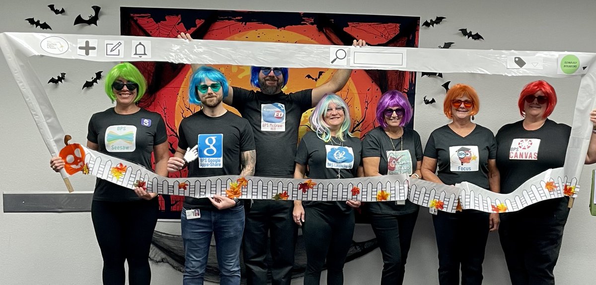 ClassLink's tweet image. And a bonus #Halloween treat from @BrevardEdTech! Their team dressed up like ClassLink LaunchPad 👻

Thanks to Michelle Marshall for sharing!
