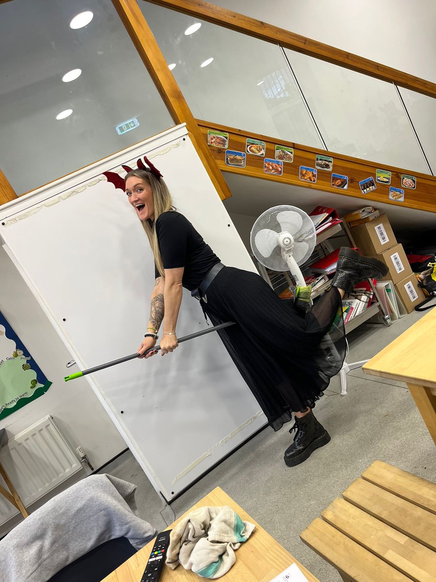 Happy Halloween 🎃 from all at ES! Not sure who had more fun here, staff or students! They decorated, picked and carved pumpkins, painted, baked, dressed up, played games and spent quality time together. What a way to round off the half term!#LoveIsAtTheHeartOfEverythingWeDo