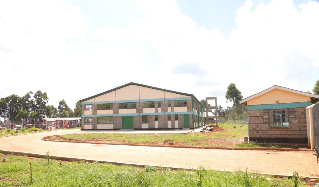 Nandi029's tweet photo. The Nandi Textile (NATEX) a tailoring hub in Mosoriot set to create additional job opportunities to youth &amp; women in Nandi County is on the verges of completion. The textile and apparel unit will also offer a training opportunity for young people &amp; women. #ContinuedTransformation https://t.co/qmYsai5r6F
