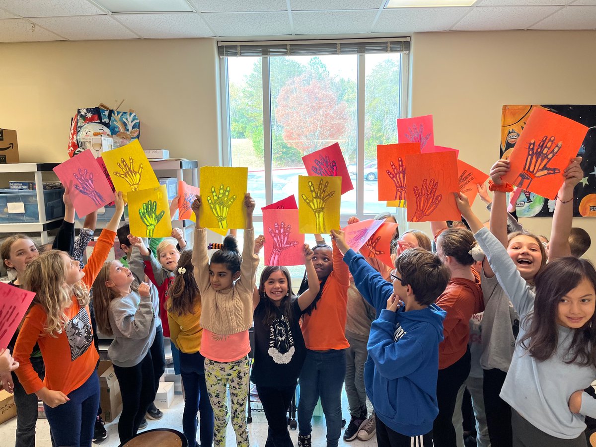 SAE Science Lab (@saesciencelab) on Twitter photo Dr. Lotta Bones had a super fun spooky Halloween lab today making homemade X-rays! <a href="/SweetAppleES/">Sweet Apple Elem</a> @SweetApplePTO Dr. Lotta Bones had a super fun spooky Halloween lab today making homemade X-rays! <a href="/SweetAppleES/">Sweet Apple Elem</a> @SweetApplePTO