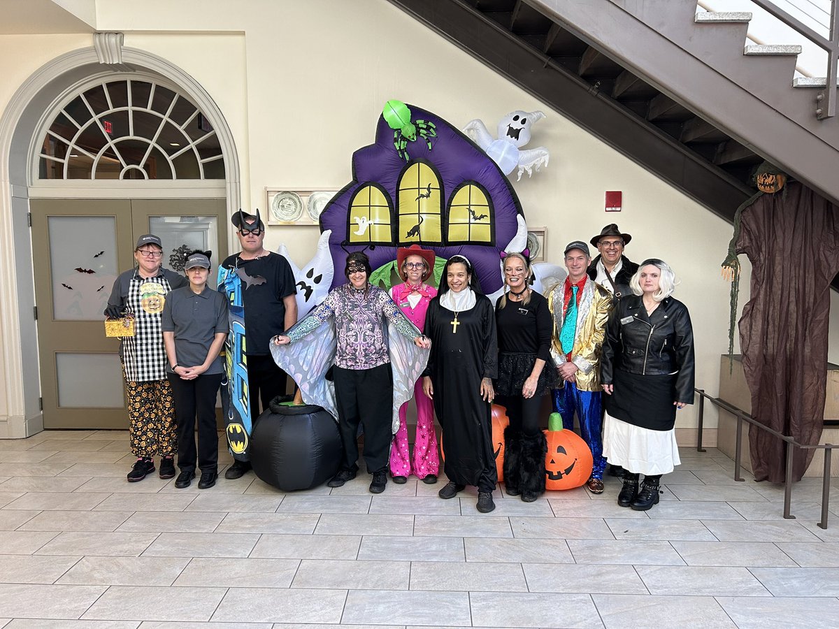 Happy Halloween from all of us at Dartmouth Dining! 🎃👻

#SpookySeason #Halloween