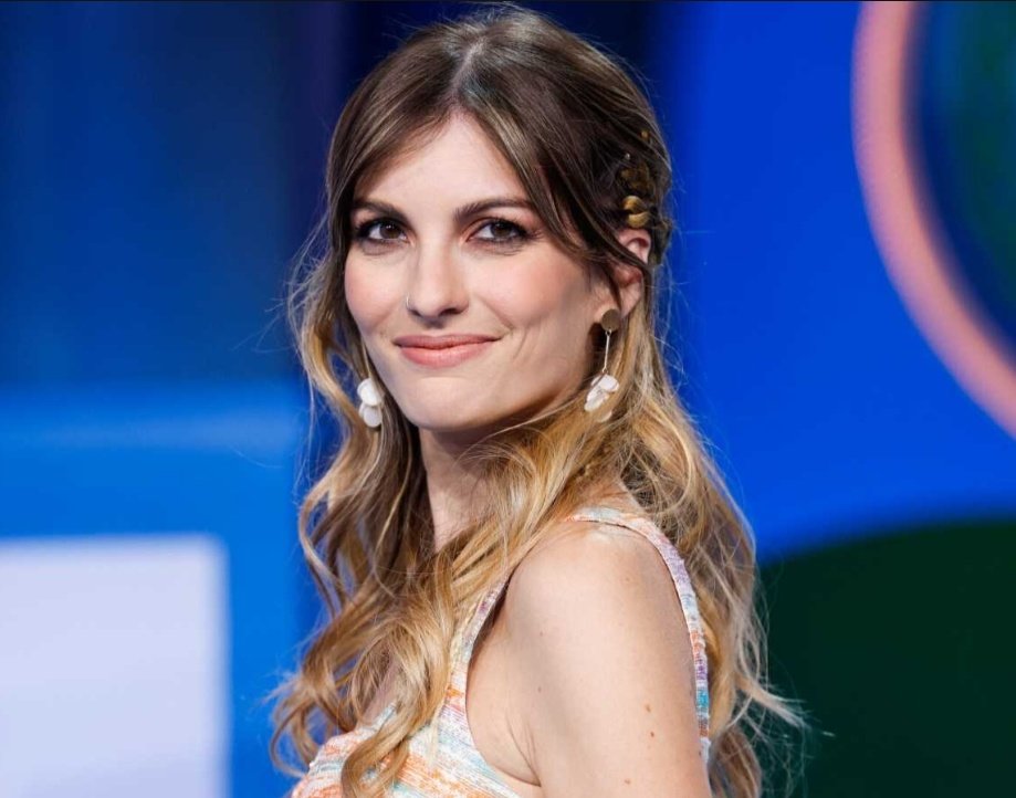 📊 ¿A quién prefieres como narrador/a de la Fórmula 1 en España?

🔃 ANTONIO LOBATO
♥️ CRISTININI