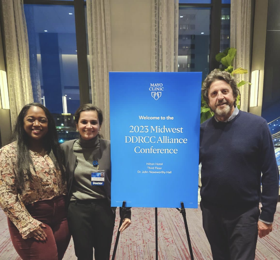 🎉 Exciting news! 🌟 Our editorial fellows @biancaislam @cwru & @tariqraseen @mayoclinic are also T32 fellows. 📚 Here they are, pictured w/ Editor-in-Chief of @IBDJournals Dr. Cominelli. 🤝 Let's celebrate their journey in the 🌎 of science! 🧬🔬 #ResearchMilestones #T32Fellows