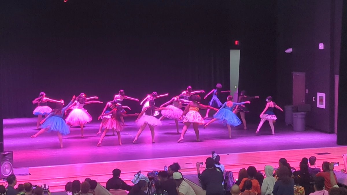 KLopezprofessi1's tweet photo. Teach or Treat - what a Fun night. Way to Go RDC- Fantastic Performance!!!!
@RobersonSpring @CeceliaBrumsey @Ramos_Rosalba81 @joerclark @SpringISD @SpringISD_FACE @johnnybwilliams https://t.co/HNi4ajFth6