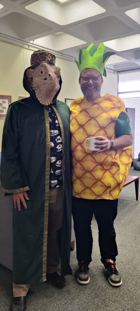 Happy Halloween! Here’s Dave and I getting in the mood for  @jaimiAgray’s monster mash lecture <a href="/UFVetMed/">UFVetMed</a> this afternoon!